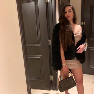 Meet your Posher, Sahar